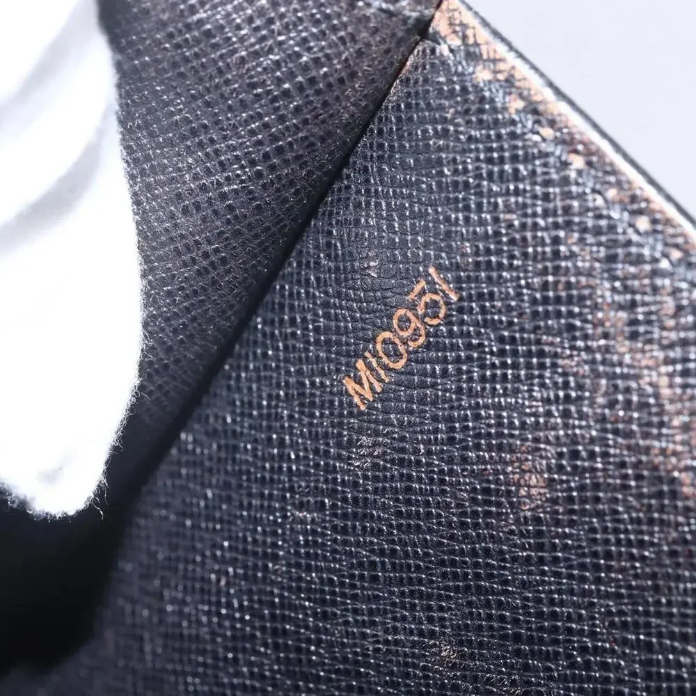 Louis Vuitton Epi Serie Dragonne Clutch Bag Black Noir